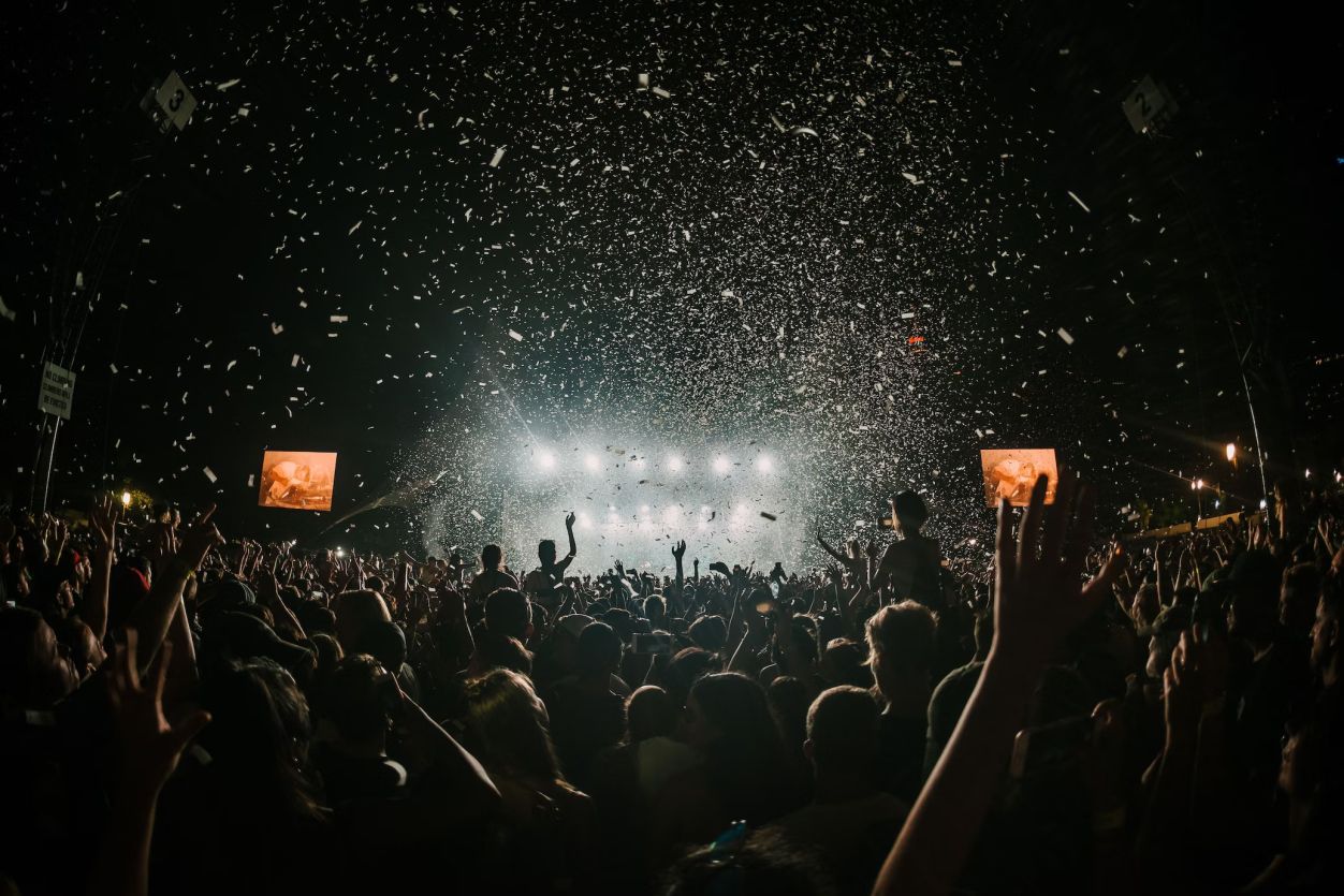 Das Schupfart Festival verrät Dir in diesem Blogpost, welche Musik-Stars 2024 in die Schweiz kommen! Jetzt mehr über die Thematik erfahren!